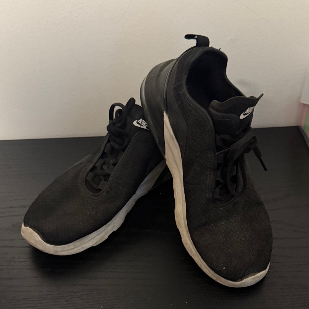 Nike Black and White Running Sneakers